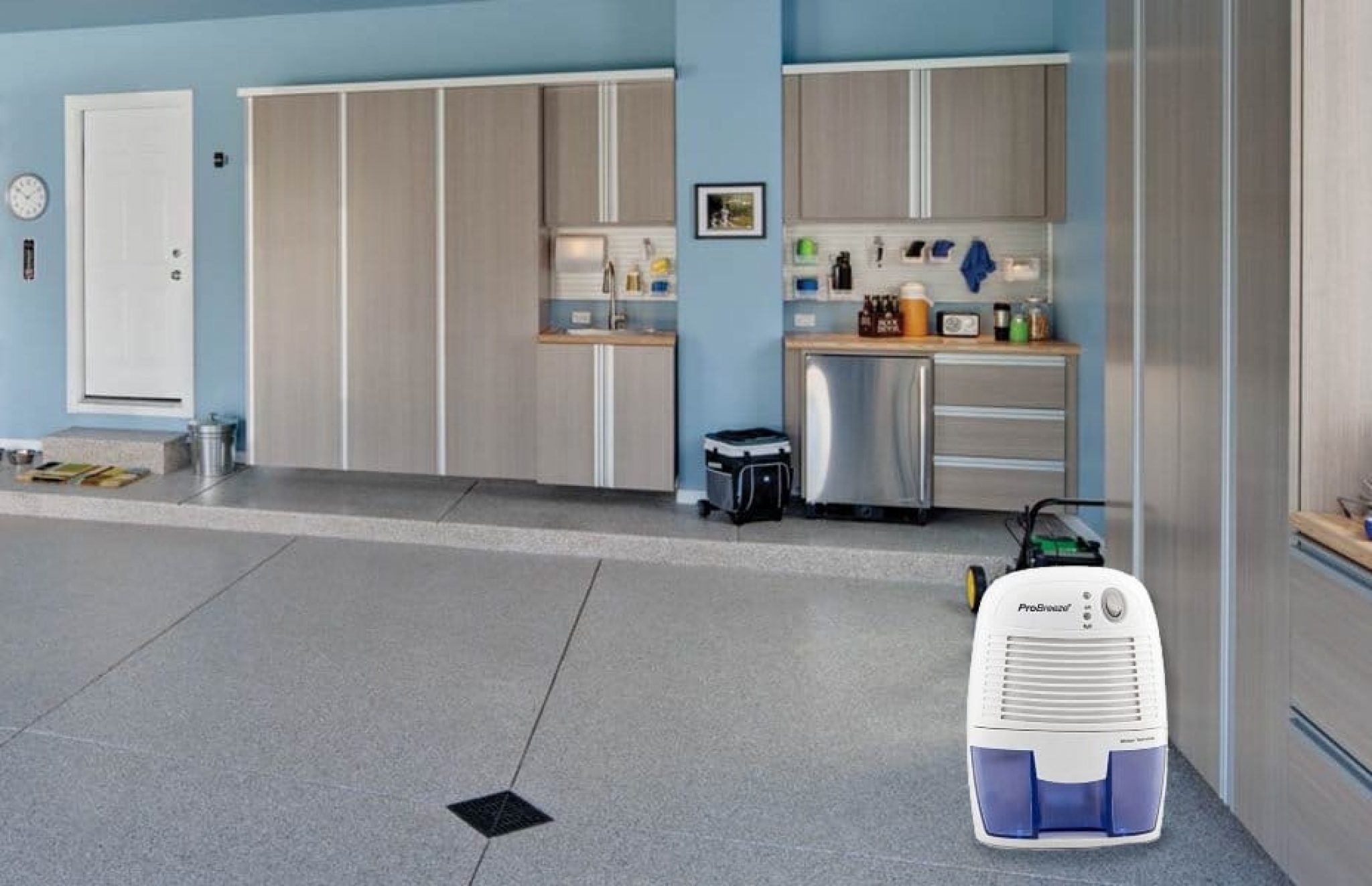 5 Best Dehumidifiers for Garage Reviewed in Detail (Winter 2024)