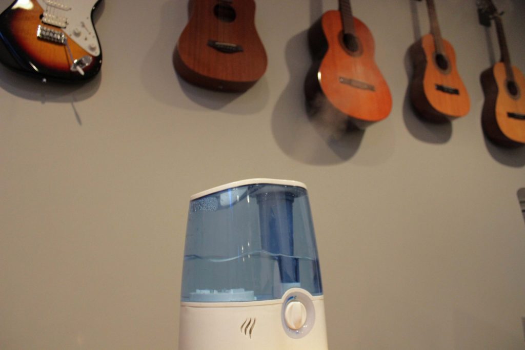 7 Best Humidifiers for a Guitar Room – Keep Your Instruments Safe! (Fall 2022)