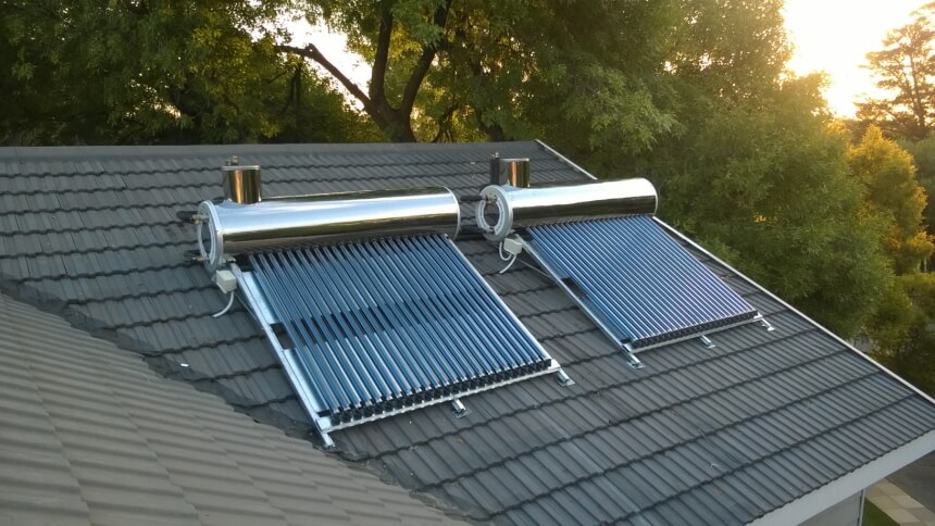 10 Best Solar Water Heaters - Save On Your Electricity Bill! (2023)