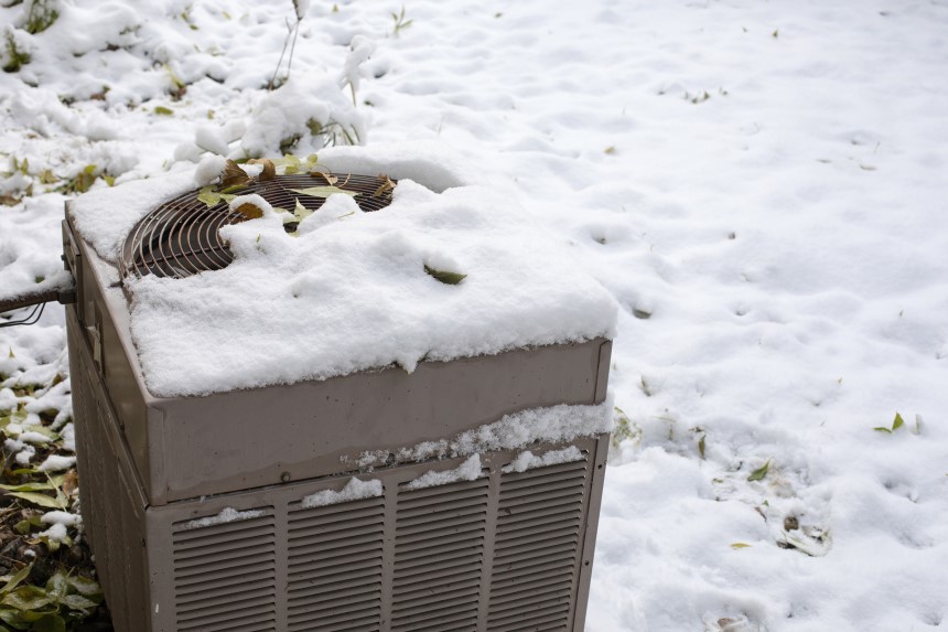 How to Use a Heat Pump in Winter